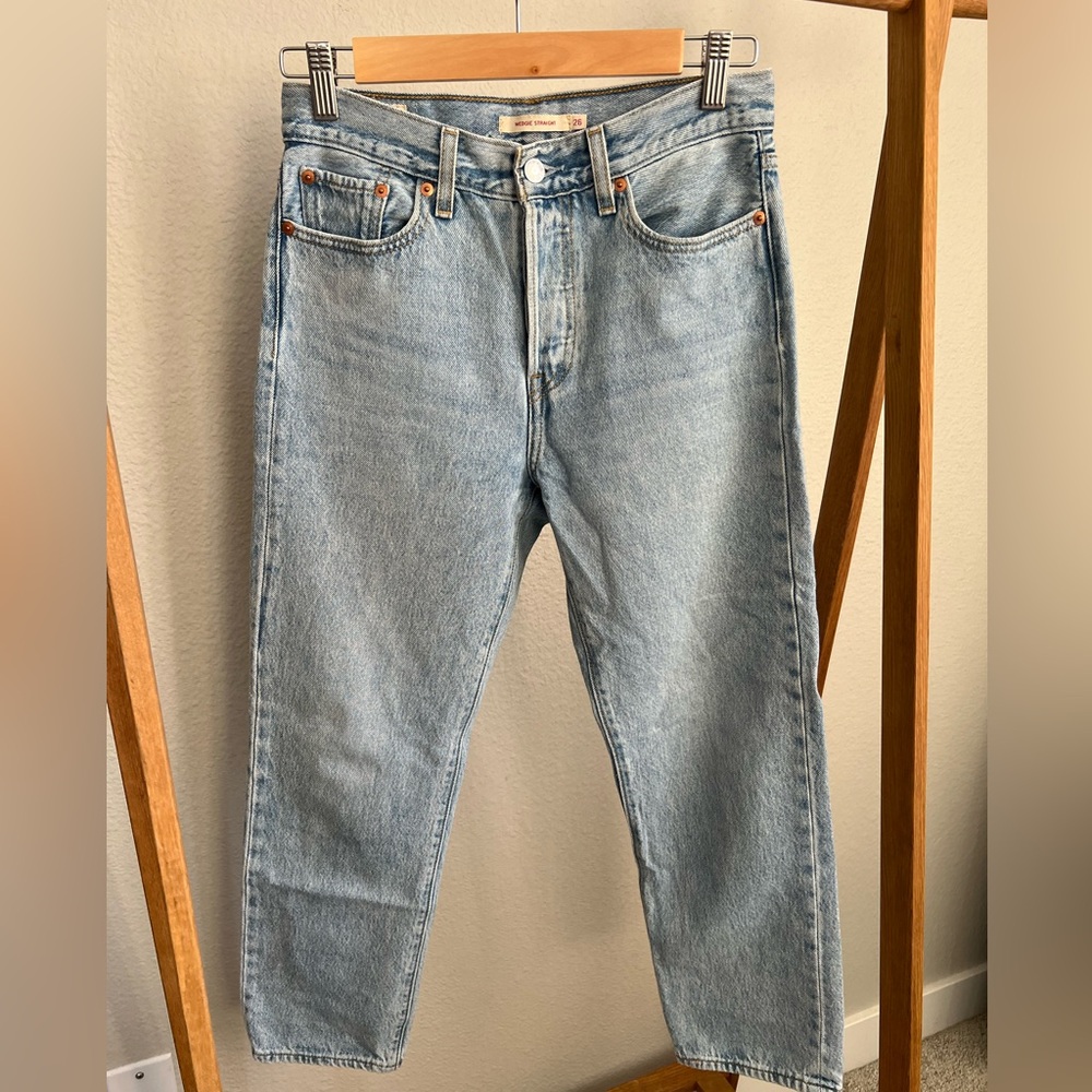 Levi’s Wedgie Straight in Montgomery Baked